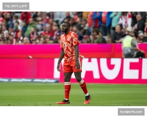 拜仁中卫于帕梅卡诺膝盖受伤 将缺席数周比赛影响排阵 拜仁中卫于帕梅卡诺膝盖受伤 将缺席数周比赛影响排阵